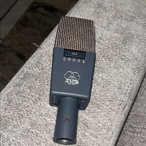 akg c414 b p48